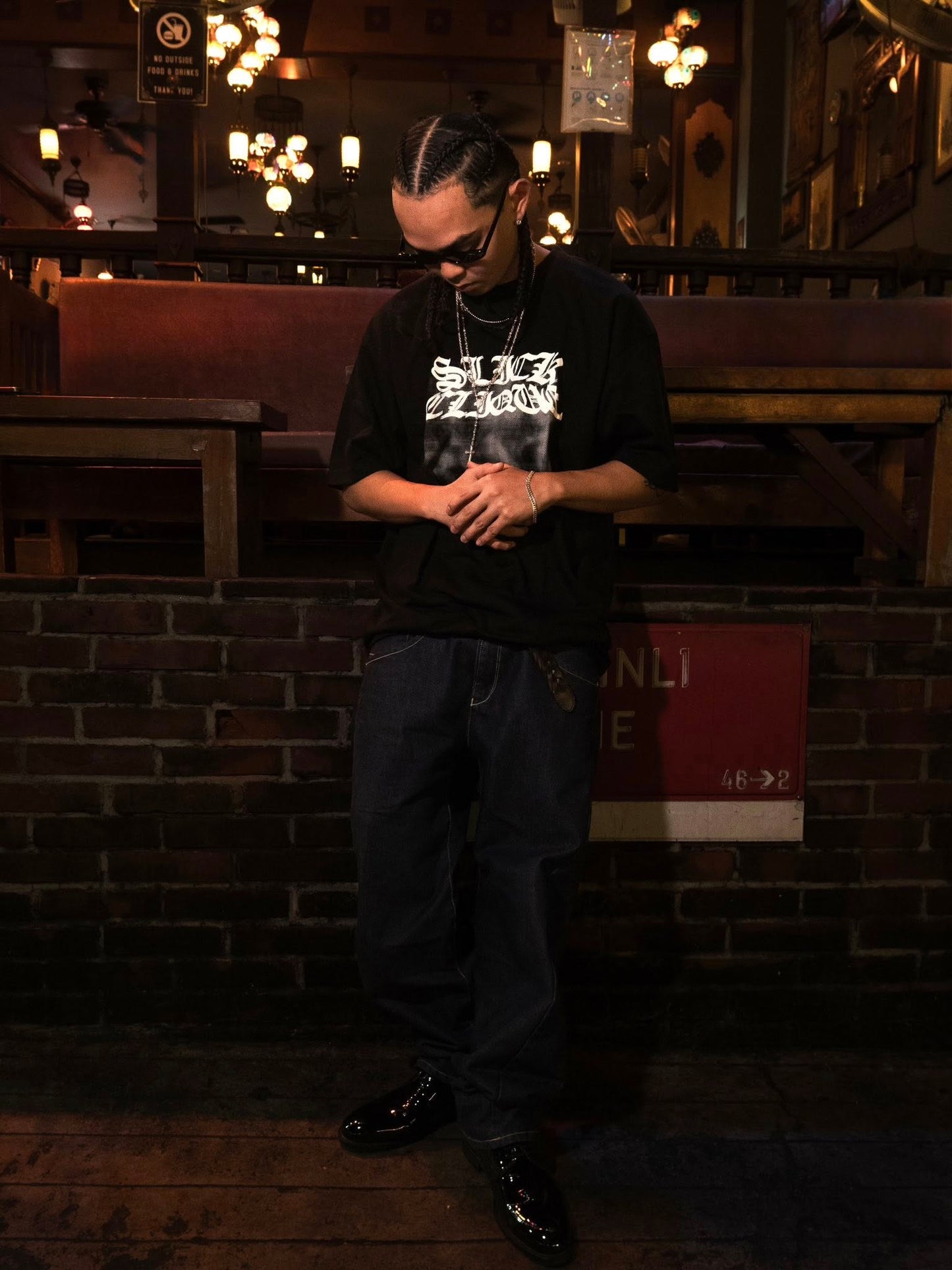 SLICK CLIQUE BLURRY TEE