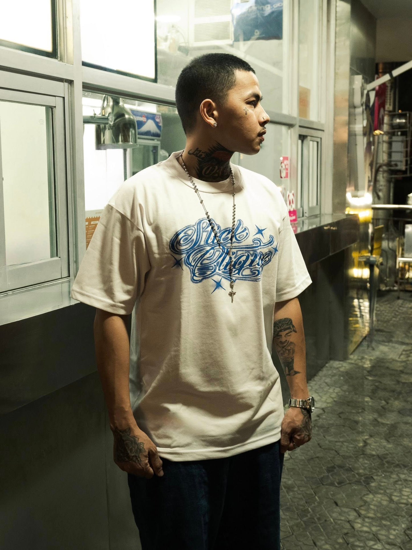 SLICK CLIQUE AIRBRUSH TEE