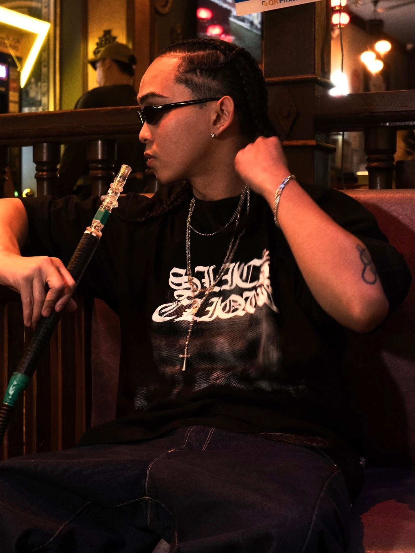 SLICK CLIQUE BLURRY TEE