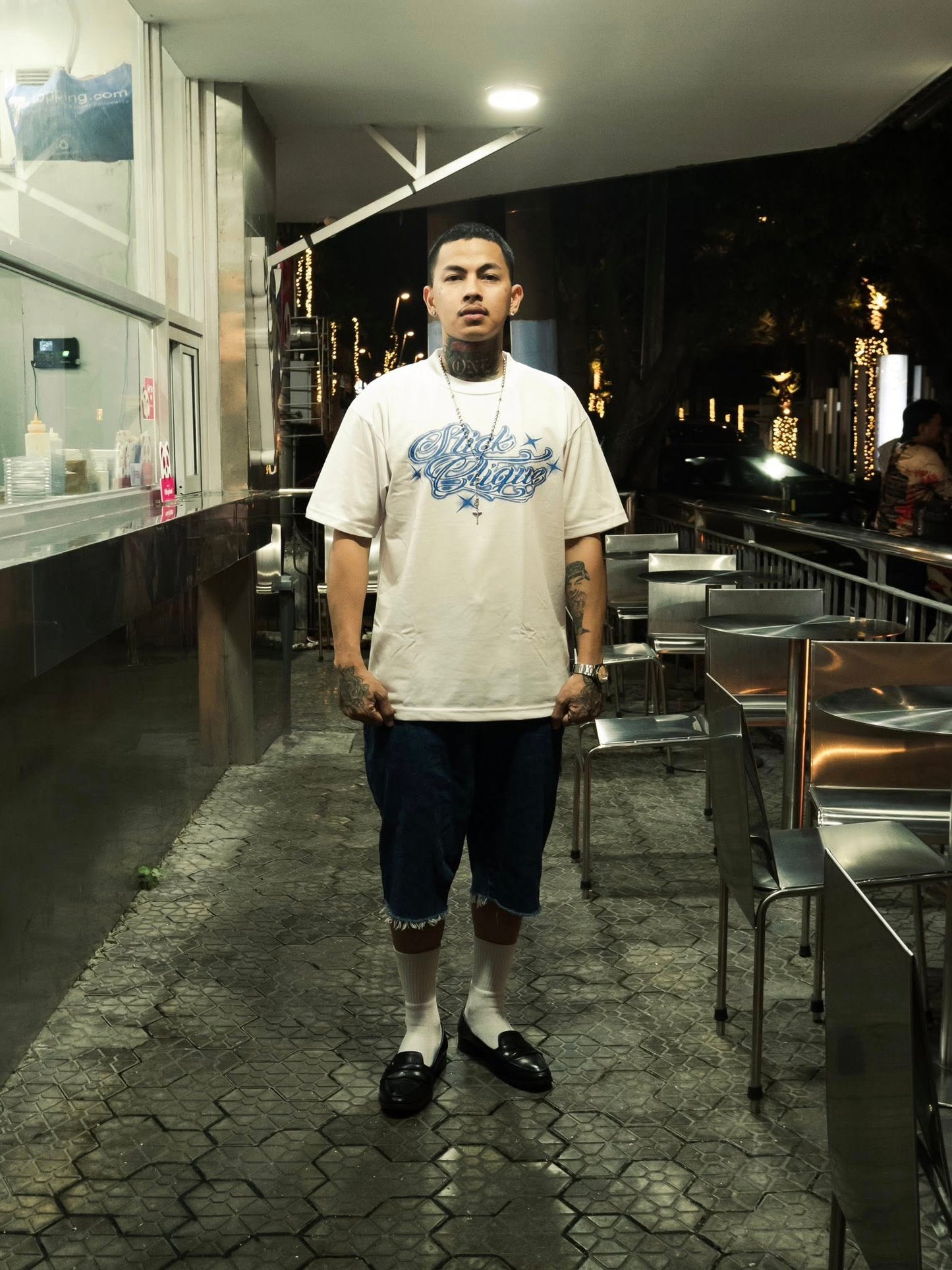 SLICK CLIQUE AIRBRUSH TEE