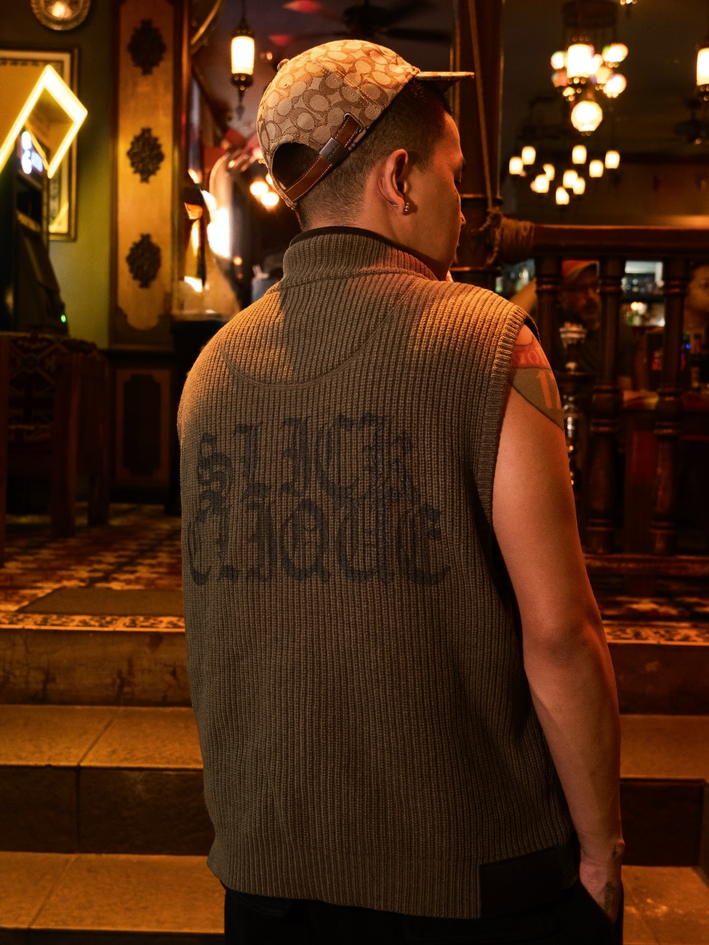 SLICK CLIQUE “FULL ZIP VEST”