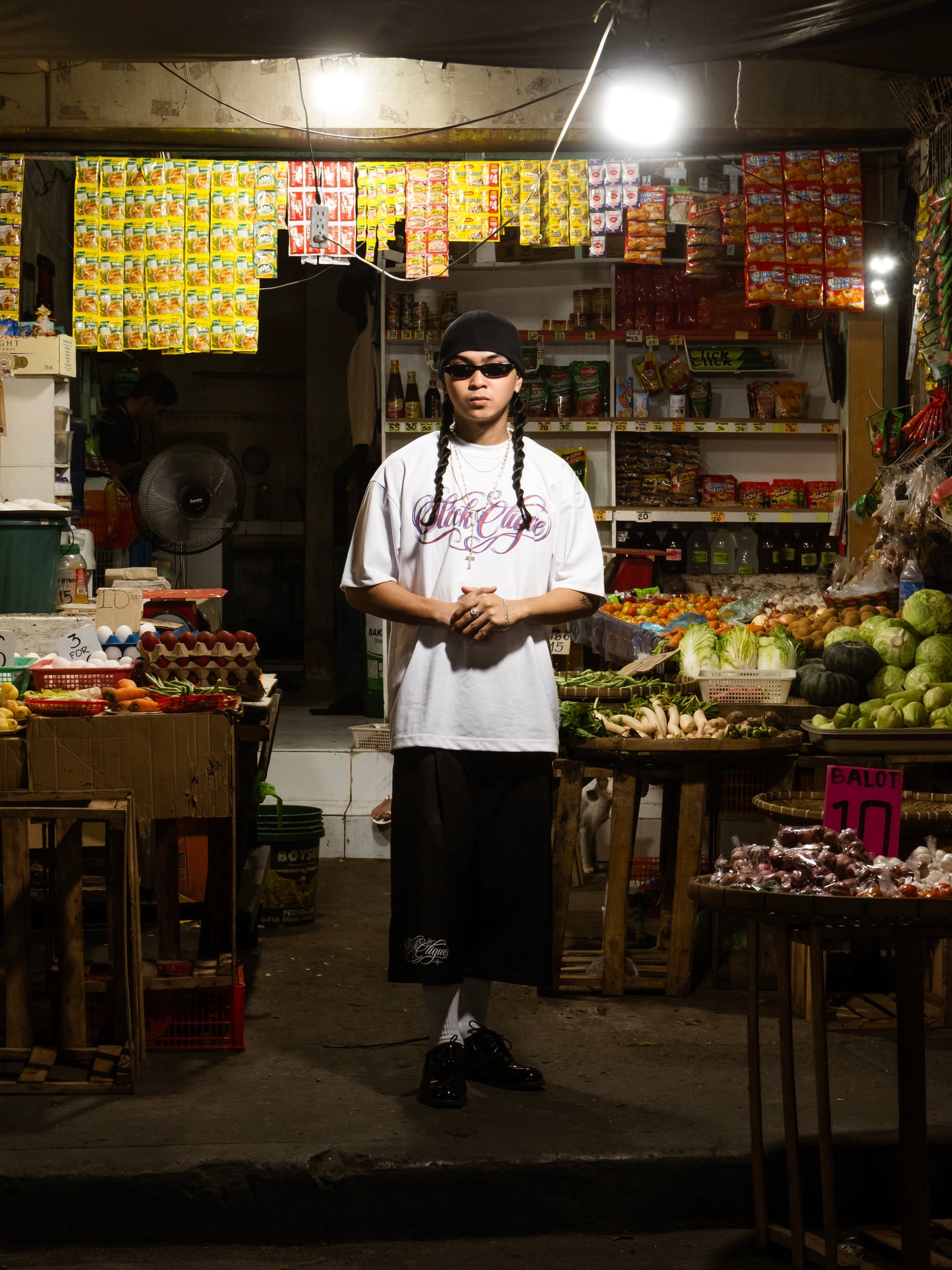 SLICK CLIQUE GHETTO SCRIPT WHITE TEE