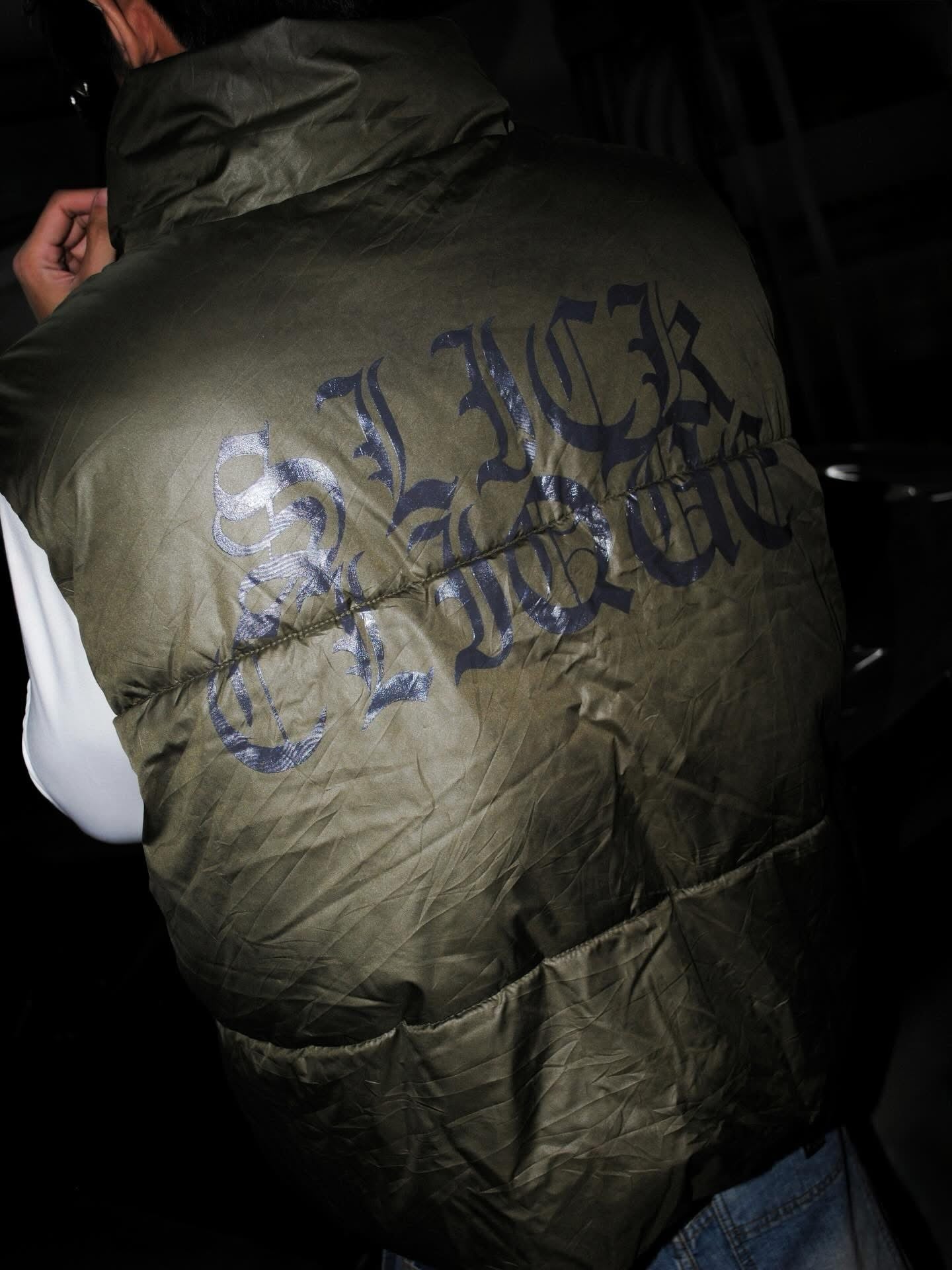 SLICK CLIQUE PUFFER VEST