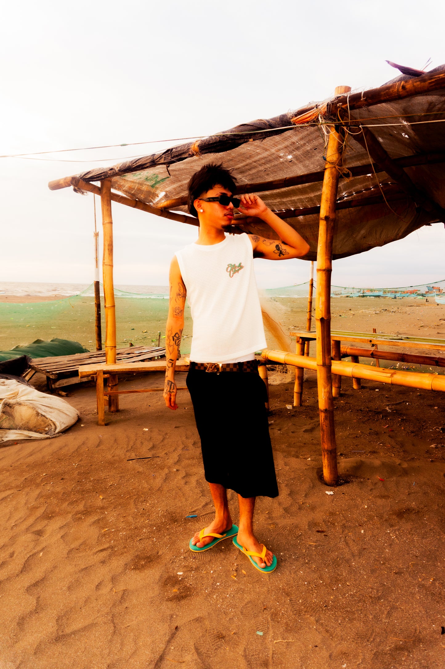 SLICK CLIQUE WAFFLE KNIT WHITE SLEEVELESS