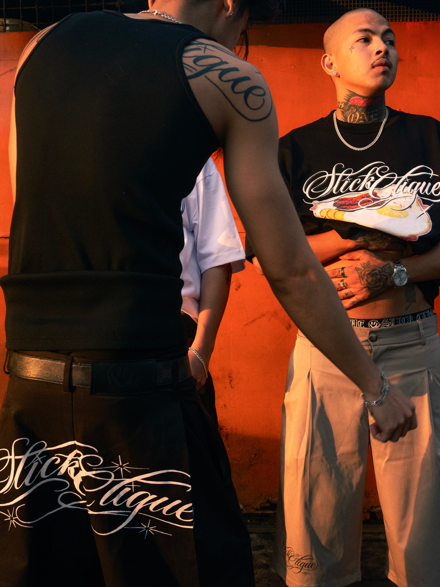 SLICK CLIQUE GHETTO SCRIPT BLACK SHORT